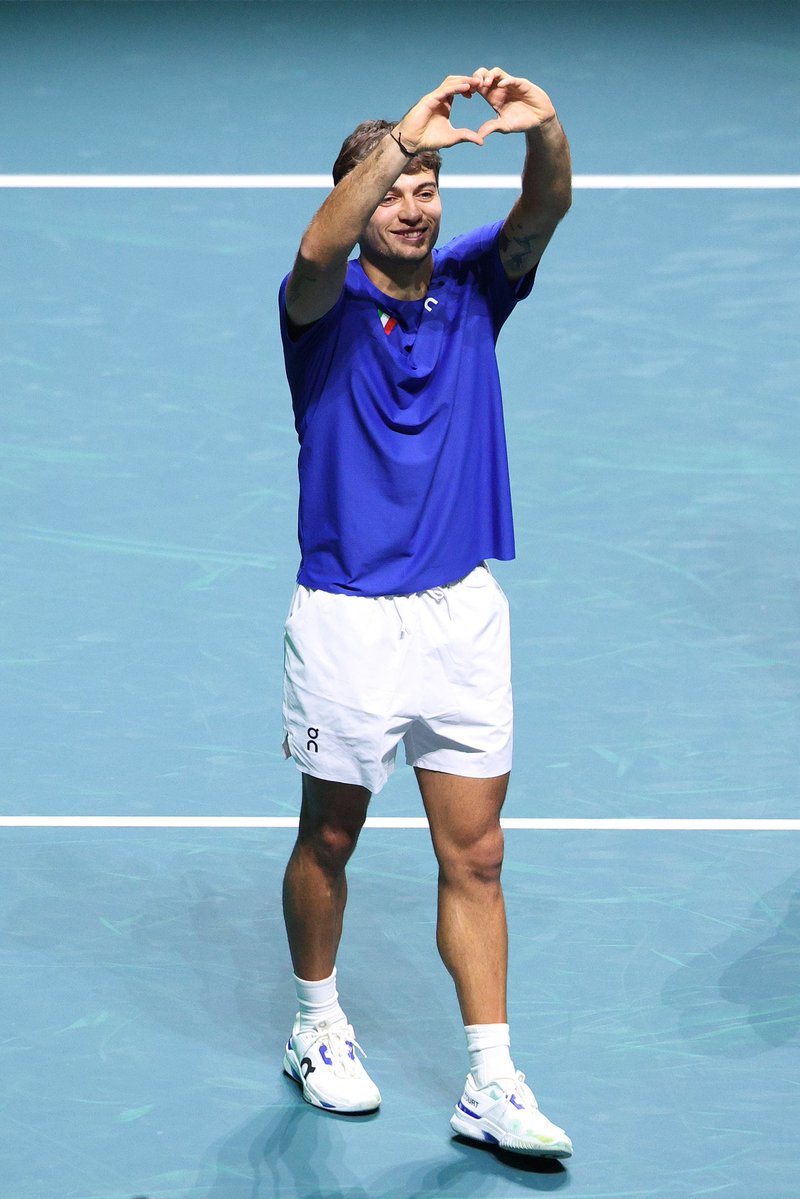 cobollifla's tweet image. Che giornata! 💙🇮🇹
Felice per questa vittoria in Coppa Davis e ancora più felice perché l’Italia è in semifinale.
Orgoglioso di questa squadra, dello spirito e dell’energia che ci unisce.
Avanti così ragazzi… forza Azzurri! 🔥🎾 
@DavisCup