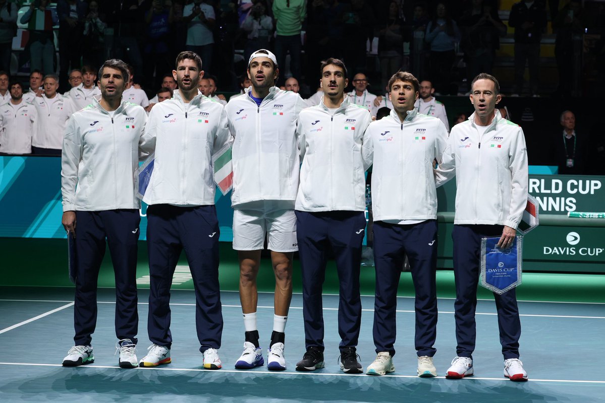 cobollifla's tweet image. Che giornata! 💙🇮🇹
Felice per questa vittoria in Coppa Davis e ancora più felice perché l’Italia è in semifinale.
Orgoglioso di questa squadra, dello spirito e dell’energia che ci unisce.
Avanti così ragazzi… forza Azzurri! 🔥🎾 
@DavisCup