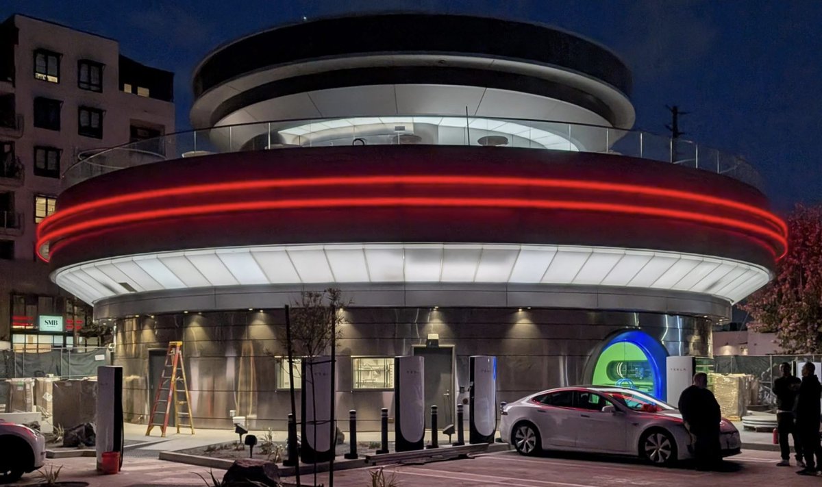 joehansen's tweet image. Tesla Diner to transition to full-service restaurant as Chef heads for new venture

“I am leaving the Tesla Diner project to focus on the opening of Mish, my long-desired Jewish deli. Projects like Mish and the Tesla Diner require a sharpness of focus and attention, and my focus…