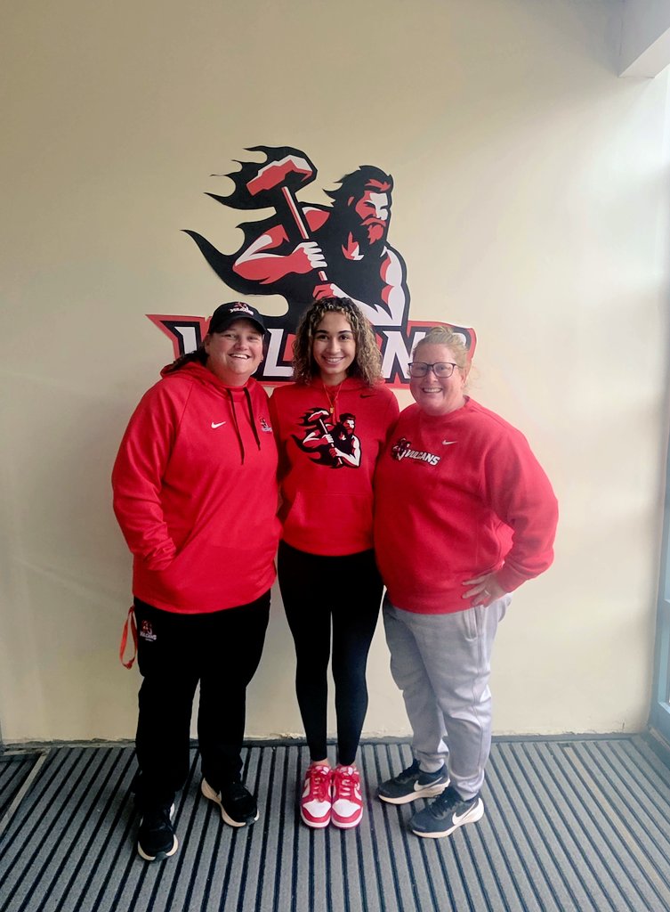 AvaEClark15's tweet image. Offered and Committed to @CALU_softball. Thank you @kristinerb4 and @ginggga21 for having me today! Blessed and grateful for this opportunity. Excited for the next 4! #CalWho