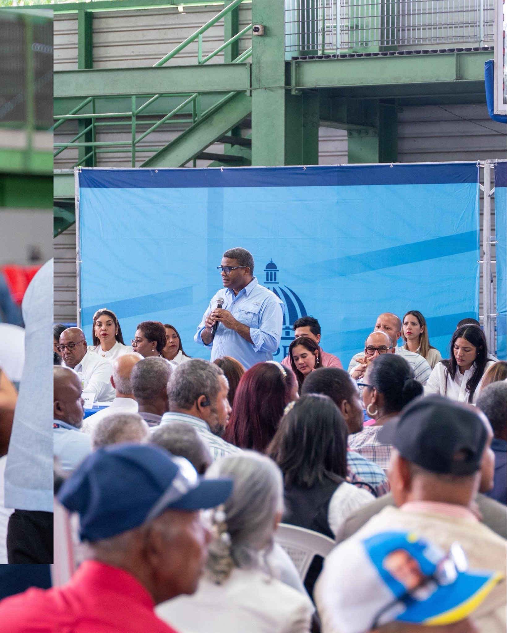 G6JpAHvWIAAysA2?format=jpg&name=large