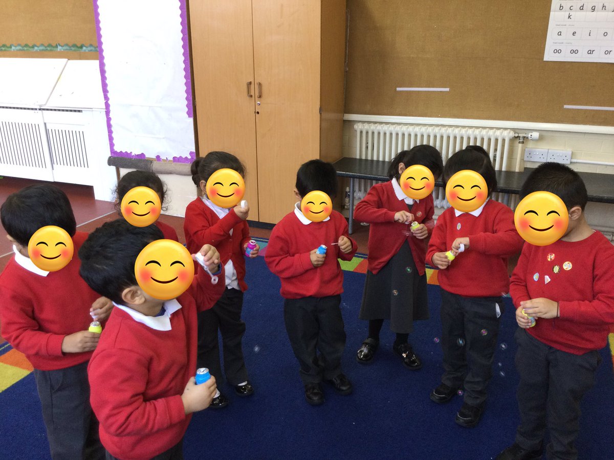 LeighPrimary's tweet image. What an amazing start to Nursery’s first ‘Early Talk Boost’ session. The children demonstrated good looking and listening and took part in lots of different activities. They enjoyed the story and answered lots of questions. @voice21oracy #Earlytalkboost #PSED #lifelonglearners