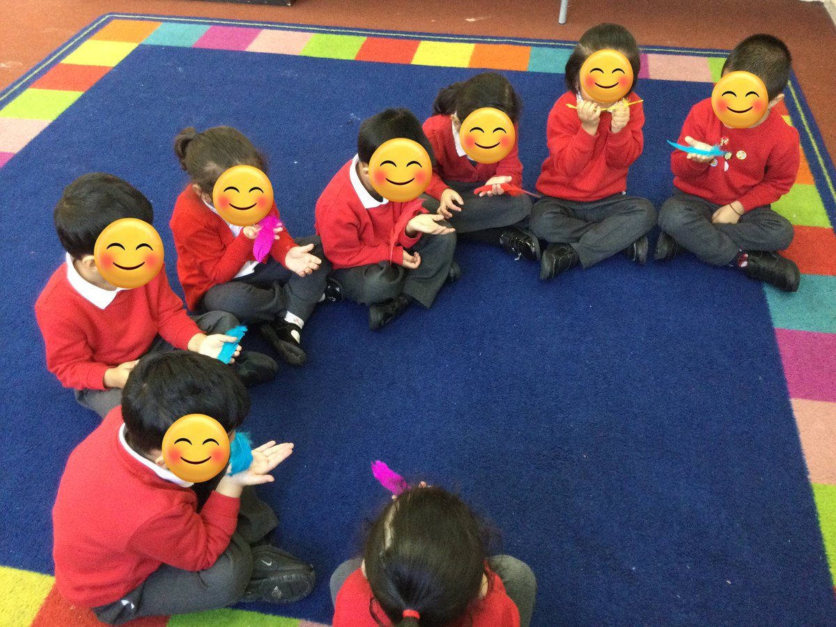 LeighPrimary's tweet image. What an amazing start to Nursery’s first ‘Early Talk Boost’ session. The children demonstrated good looking and listening and took part in lots of different activities. They enjoyed the story and answered lots of questions. @voice21oracy #Earlytalkboost #PSED #lifelonglearners