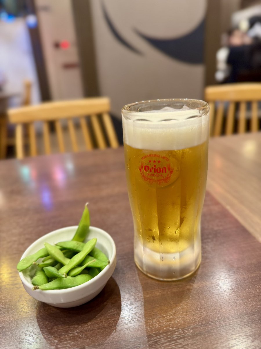 沖縄3日とも曇り時々雨だったけど、初上陸楽しかったなぁ。帰ってきたら冬の寒さが笑
建物の作りやパンの製造メーカーの違いとか色々発見あって楽しかった。
新大阪-東京間の新幹線より✈️安く取れたらそりゃ行く笑
珍しくLiveも何もない2泊3日の旅でした。
寝不足やばいけど仕事してLiveだ今日は