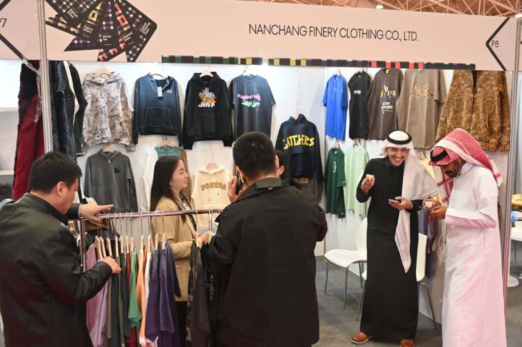 من فعاليات اليوم الثالث 🟩 المعرض الدولي الـ 21 لماكينات الغزل والنسـيج وصناعة الملابس وتكنولوجيا الطباعة وابتكارات الخيوط والأقمشة ومسـتلزماتهم 
🏡 مركز الرياض الدولي للمؤتمرات والمعارض
⏳ 17 - 19 نوفمبر 2025