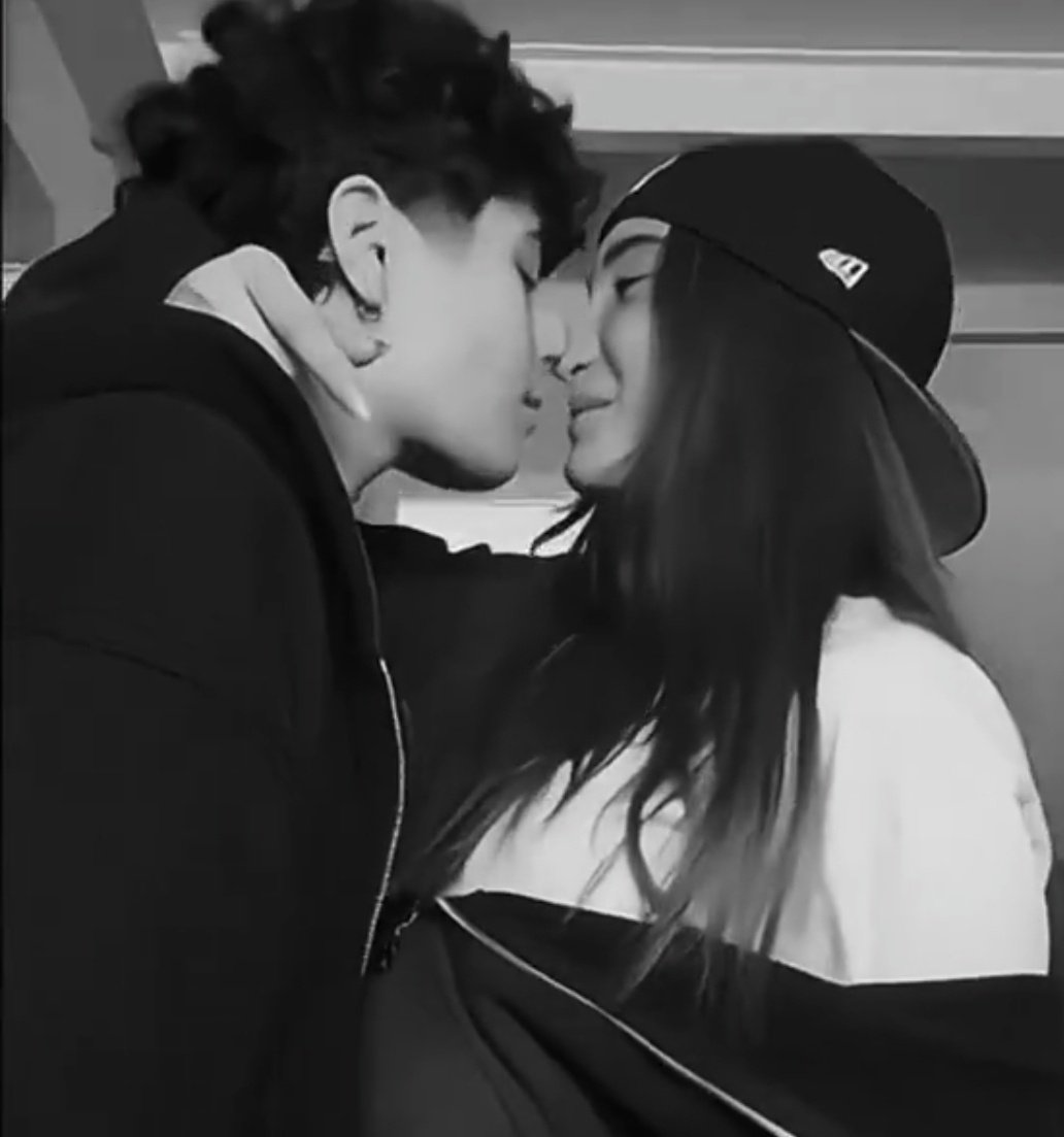 civuolecuore_'s tweet image. &quot;l&apos;amore è qualcosa che ho sempre fatto fatica a gestire, in qualche modo l&apos;ho messo da parte spesso fino ad arrivare al momento in cui non ho più potuto metterlo da parte perché era diventato troppo importante, troppo vero&quot; 
siete casa, siete l&apos;amore più puro e sincero 🤍