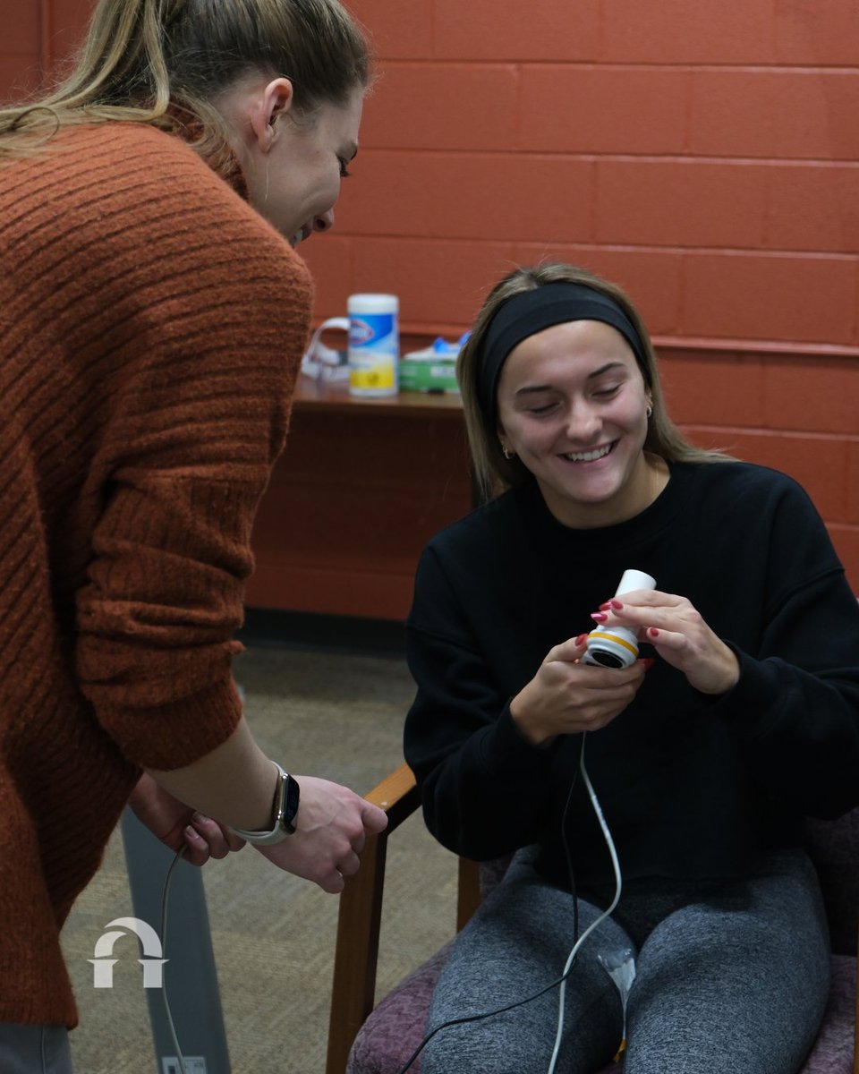 DiscoverLourdes's tweet image. At LU, you don&apos;t have to choose between real-world experiences and personalized instruction — we provide our students with both.
This week, our exercise science students practiced pulmonary function and max testing during their lab class session!
#ExerciseScience