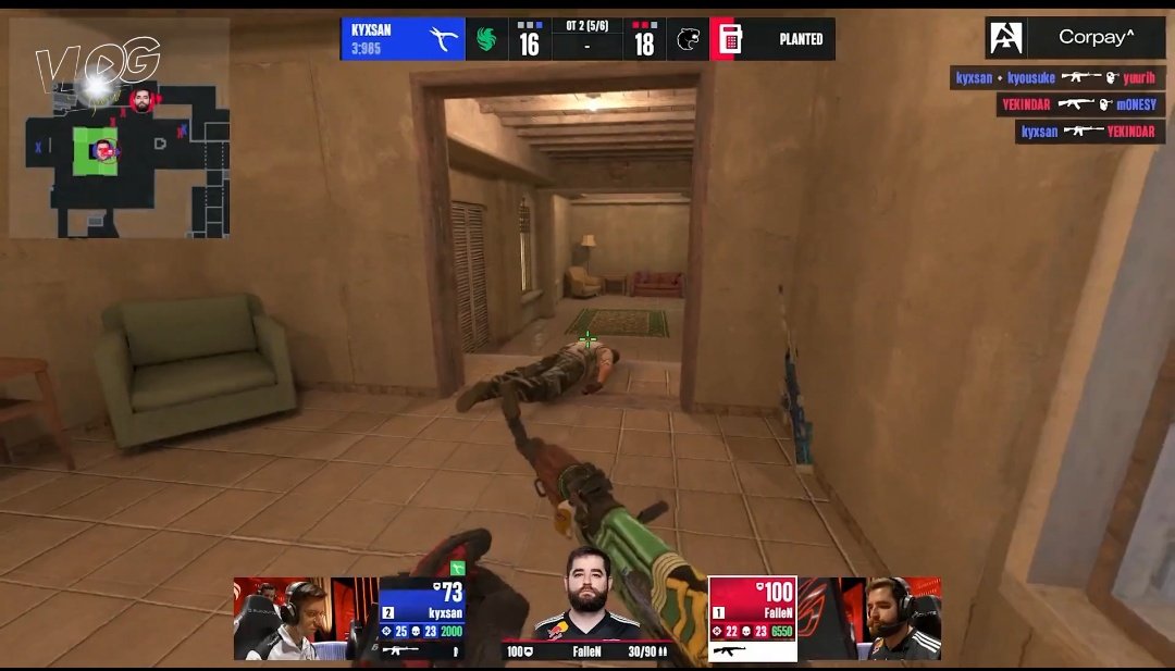 A troca da AWP para a AK simbolizando a mudança de função do professor… simplesmente cinema.