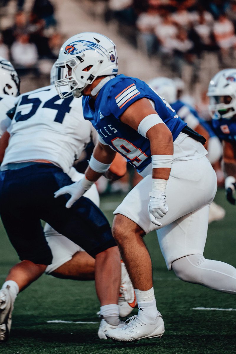 Julius Hernandez-Avila c/o 27
4A highlights vs stadium high school #99
📧juliushernandezavila4@gmail.com
Positions LB and edge rusher 
Hight 6’1, Weight 230
<a href="/jml51190/">Jeff Logan</a> <a href="/GKHSfootball/">GK Eagles Football</a> <a href="/Muckie4/">Mückie Foreman</a> 
Full Hudl film-hudl.com/v/2TBRcG