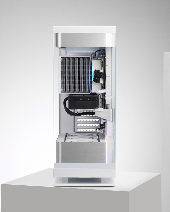 XPCMTeam's tweet image. Gigabyte ICE PC build by @mansacomputers 

#pcbuild #pcsetup #pcmodding #gamingpc #custompc #xpcm #gigabyte #aorus #phanteks