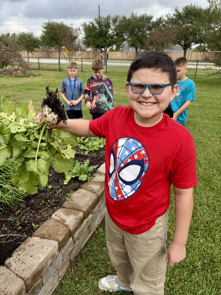 Kim Maxian tweet media