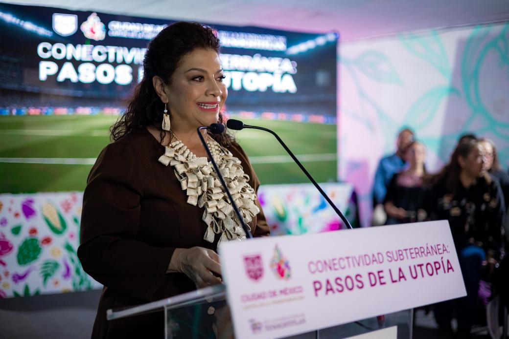 ClaraBrugadaM's tweet image. Hoy dimos un paso importante para dignificar los pasos a desnivel de Calzada de Tlalpan y apoyar a quienes han trabajado ahí por años. Entregamos llaves y convenios para renovar estos espacios y convertirlos en lugares más seguros, iluminados y limpios.

Pero no se trata sólo de…