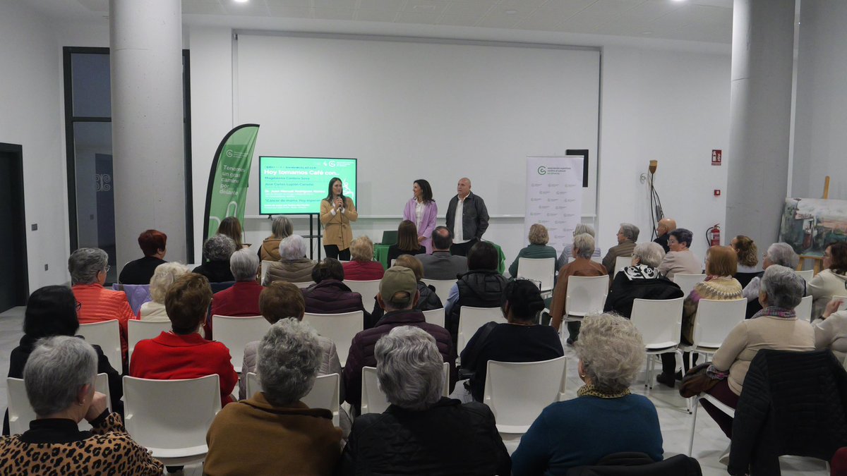 ContraCancerAL's tweet image. Hoy hemos estado en Berja resolviendo las dudas sobre el cáncer de mama con Juan Manuel Rodríguez, Jefe de la Sección de Cirugía. Unidad de Mama de @TorrecardenasHU 

👏🏻👏🏻 Gracias al @aytoberja por la colaboración. 

#todoscontraelcancer @MagdalenCantero