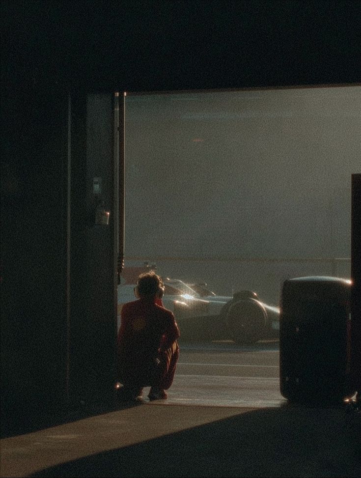 You probably think you need people to care before you go ALL IN
- You don’t

Most people lose because they obsess over how it looks

They check who’s watching, who reacts, who approves

And somewhere in that loop, the work loses its soul

When you create like that, you’re not