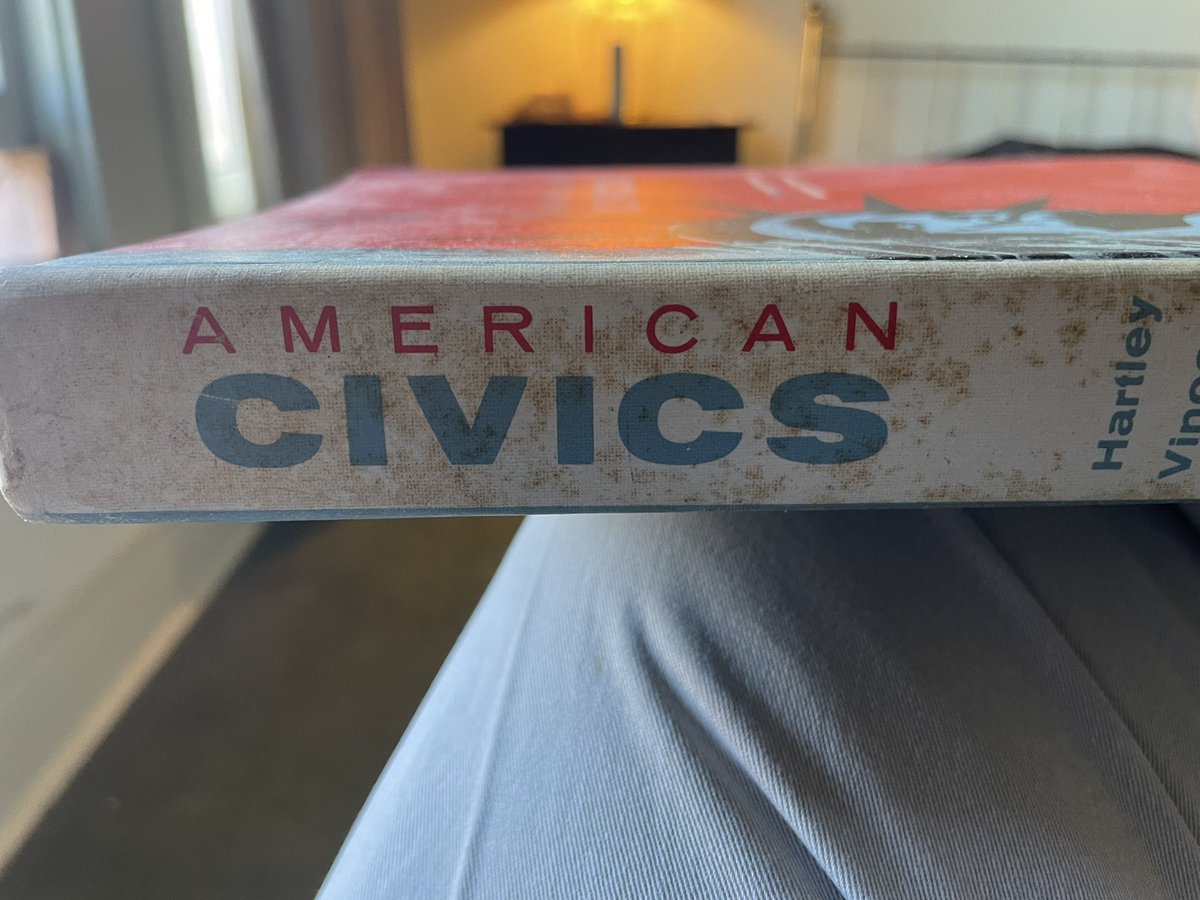 WTLocke's tweet image. #KeepItSimpleStupid while the students are Re-educated! #Civics101