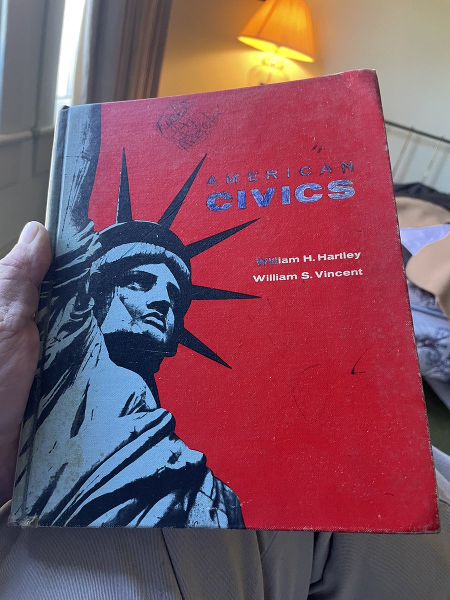 WTLocke's tweet image. #KeepItSimpleStupid while the students are Re-educated! #Civics101