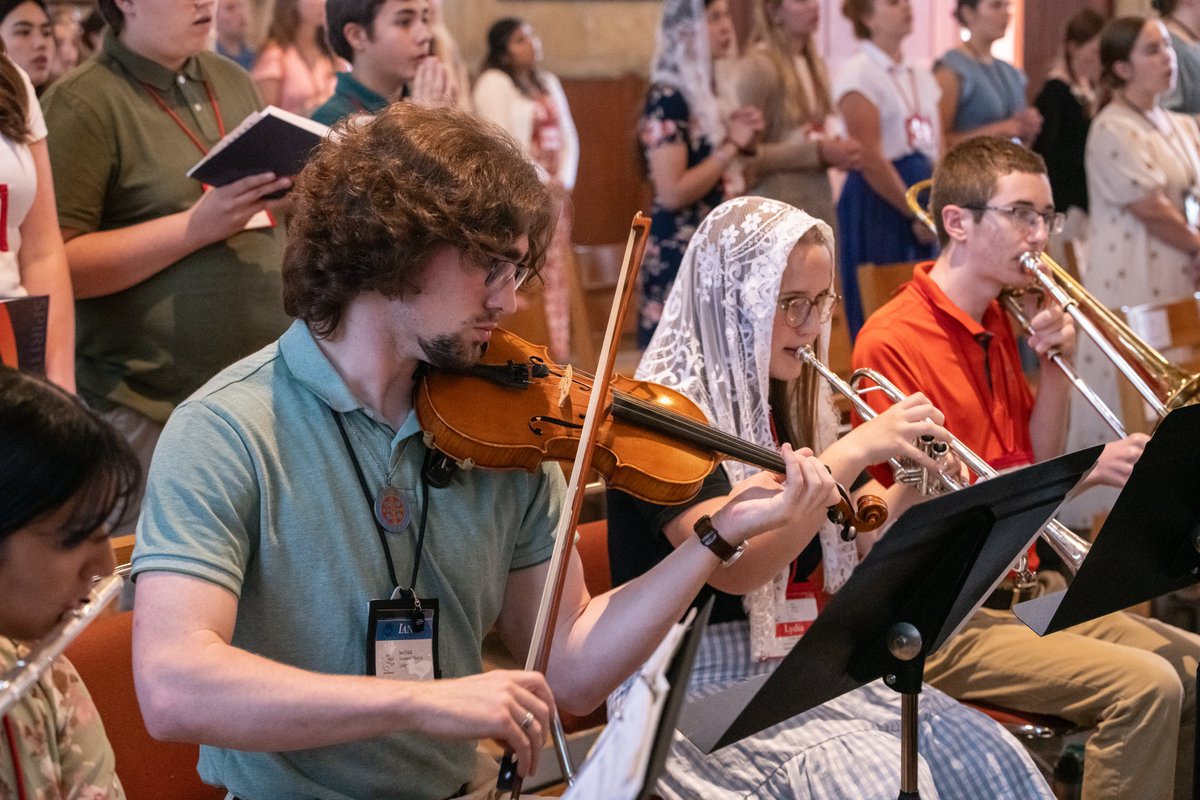 Ready to grow in faith and leadership? The College Ministerial Internship Program (CMIP) at Saint Meinrad is your chance to learn from monks and faculty, and take part in direct ministry with high school students. 

Apply today: forms.gle/cSRoLkYiLWd1WR…