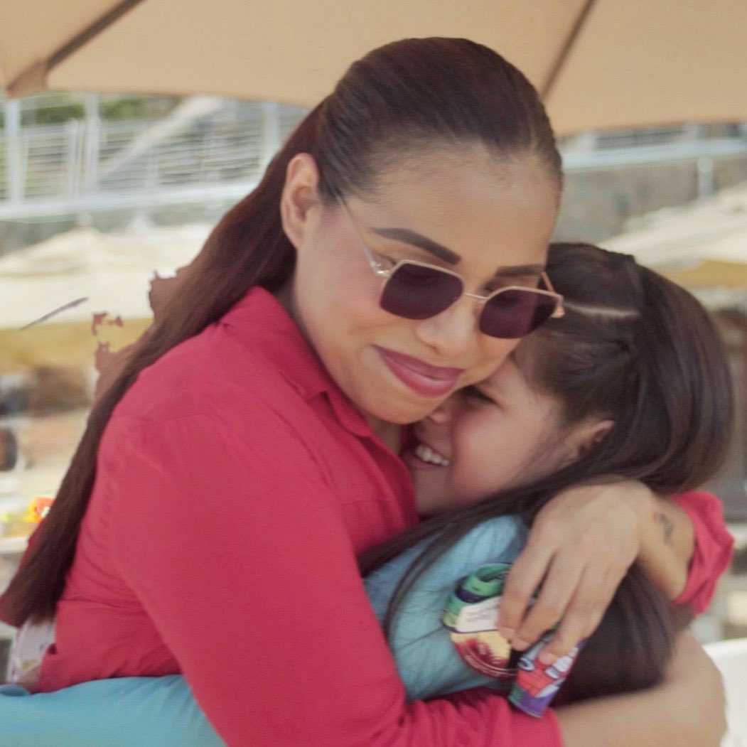 AmorInfinitoF's tweet photo. “Gracias a cada mamita que lo da todo por los sueños de sus pequeños angelitos” #Amorinfinito #PorLosNiñosYSusSueños https://t.co/bfgOStyQOU