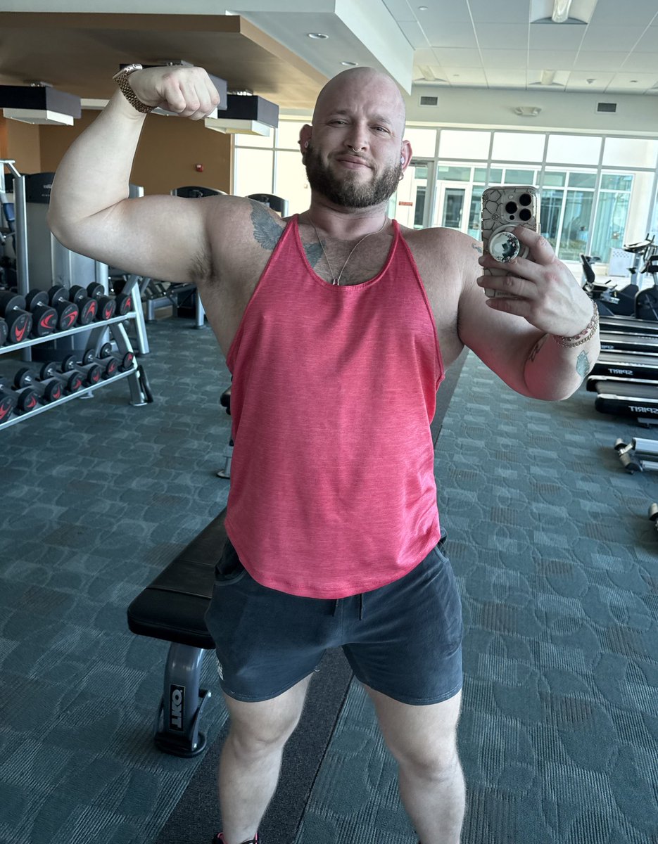 mancub92's tweet photo. So glad I get the public and the private life of this sexy boy. 😘 @subboy1990 https://t.co/rT80G1FUFM