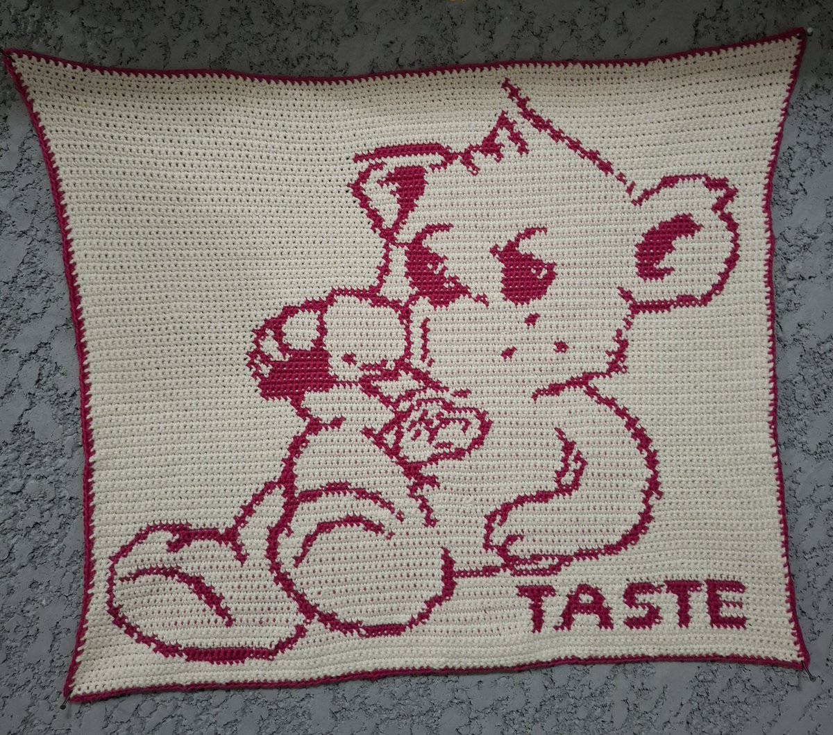 maripeachgirl's tweet photo. Finalmente depois de séculos terminei essa tapeçaria aaaaaa to torta, mas feliz pq achei que ficou perfeito hihi

(Perdi o @ da pessoa que me disponibilizou o padrão aaaaa mas muito obrigada mesmo assim 💕) https://t.co/9A4kkgTozM