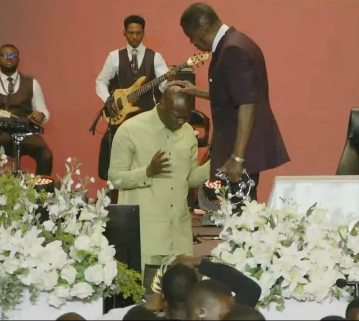 estherannuduma's tweet image. 😇