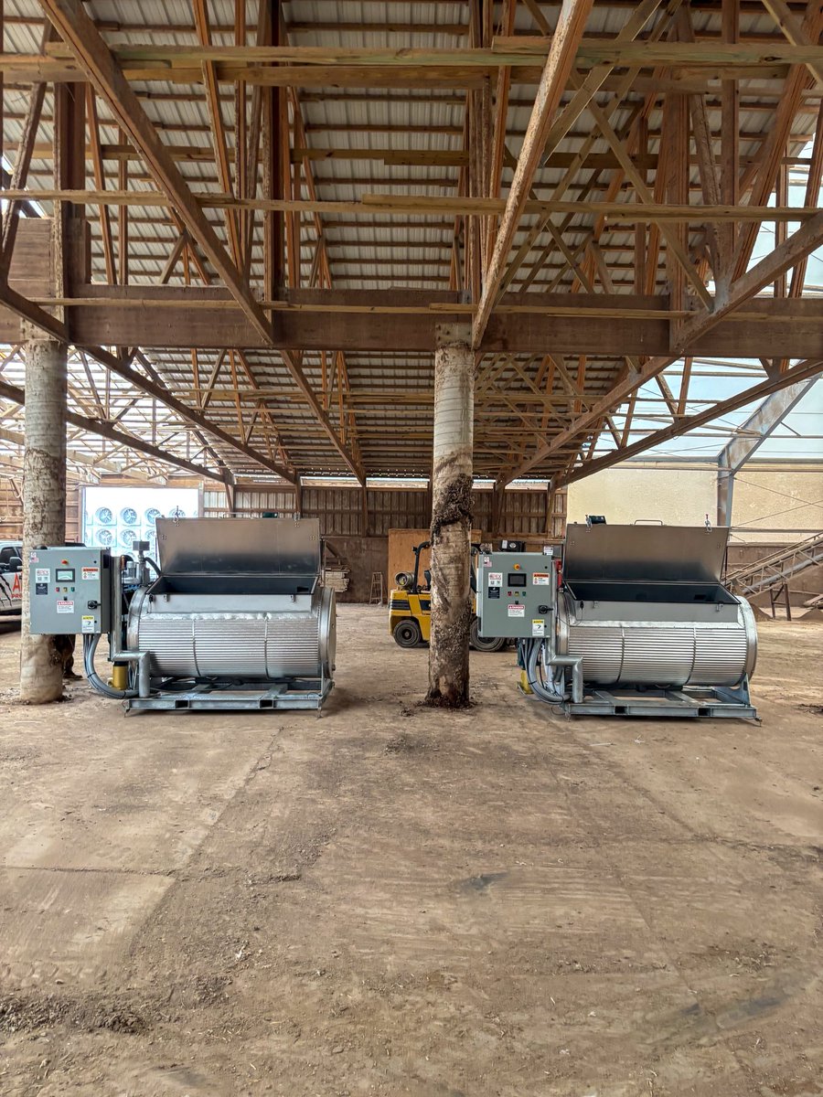 ApexMortality's tweet image. Big upgrades in Illinois. Two APEX Predators with roller mills turning mortality into clean, sellable product.
That old vessel composter? Who needs it when you’ve got an APEX Predator.💥🐓

#ApexPredator #ThermalDehydration #PoultrySolutions