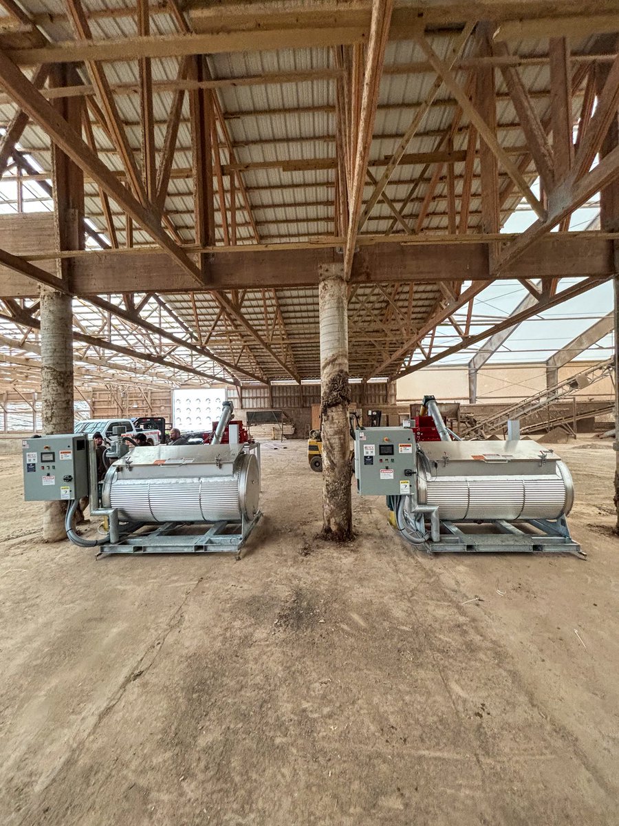 ApexMortality's tweet image. Big upgrades in Illinois. Two APEX Predators with roller mills turning mortality into clean, sellable product.
That old vessel composter? Who needs it when you’ve got an APEX Predator.💥🐓

#ApexPredator #ThermalDehydration #PoultrySolutions