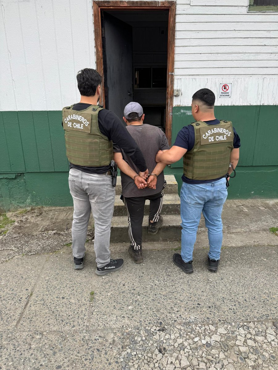 #LosLagos: A raíz de diligencias, sección S.I.P. de la 2da. Comisaría logró la detención de un sujeto prófugo de la Justicia por mantener dos órdenes de aprehensión de lo Juzgados de la comuna y #Valdiviacl.

#OrdenyPatria