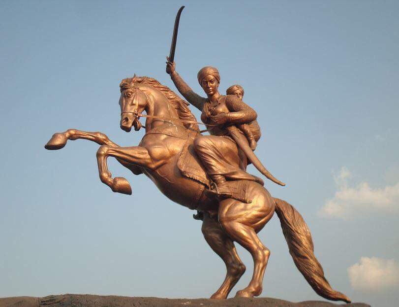 dwarika1979's tweet photo. खूब लड़ी मर्दानी वह तो 
झाँसी वाली रानी थी।

1857 की क्रांति में अपने युद्ध कौशल से अंग्रेजों के विरुद्ध स्वतंत्रता की ज्योत  जलाने वाली महान वीरांगना, भारतीय तेजस्विता व स्वाभिमान की प्रतीक, अद्भुत पराक्रमी, झाँसी की रानी लक्ष्मीबाई जी की जयंती पर कोटि कोटि नमन।
#रानीलक्ष्मीबाई https://t.co/fdltgU1AQd