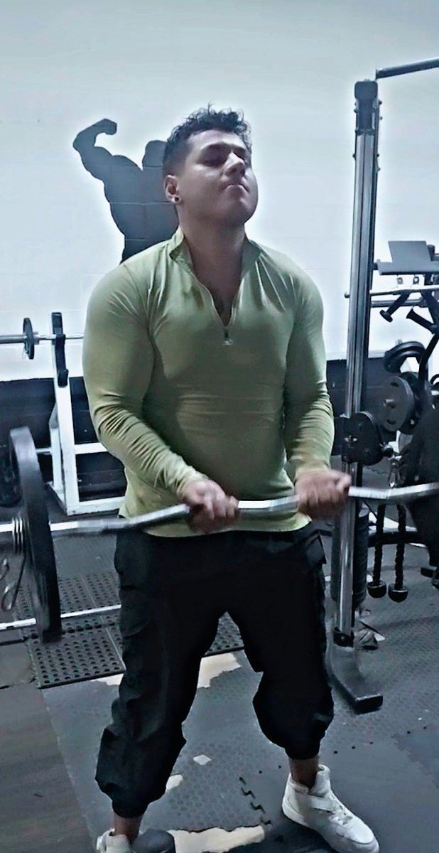 Ian & Izza tweet media