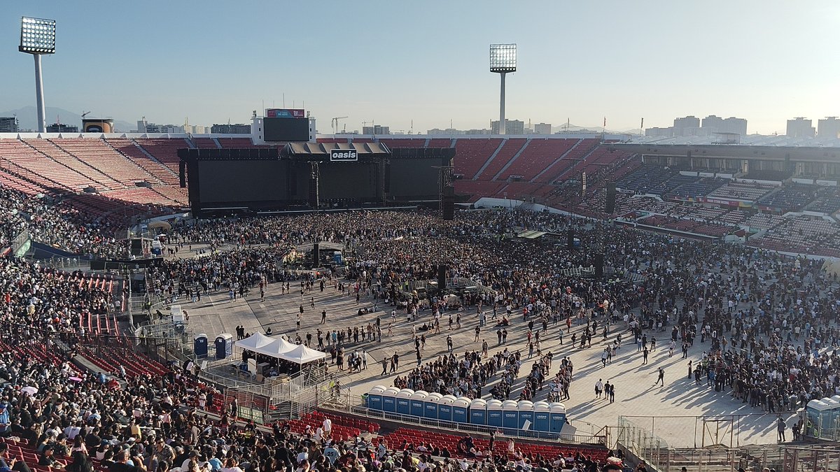 flutex_'s tweet image. Se ve y suena a todo mambo desde la última fila en la galeria