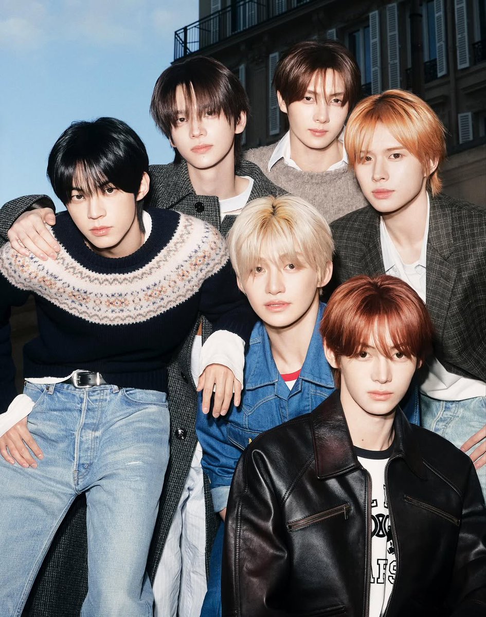 Jihvoon's tweet image. Season changes, yet the cooler side of us stays the same. Nothing too much and nothing less to put here, since the collection we brought to this season’s fashion is enough. As simple as looking super fine while still serving that cozy vibe, we can do both.