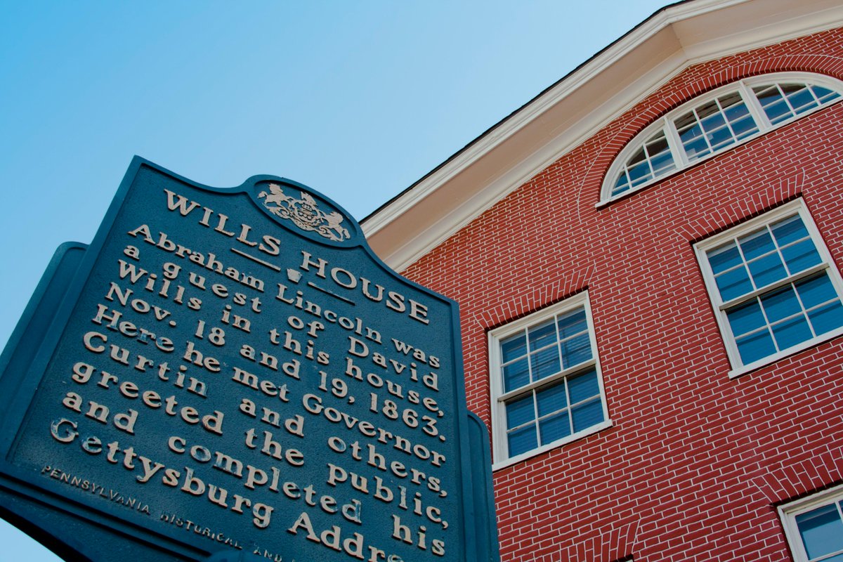 Battlefields's tweet image. Standing at the center of town in Gettysburg, Pennsylvania, the David Wills House saw both the fighting at the Battle of Gettysburg and served as a resting place for President Abraham Lincoln before his famous Gettysburg Address, which he delivered #OnThisDay November 19, 1863.…