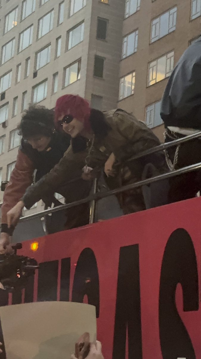 httpamanda's tweet image. wow i love my boys in a boyband 🫣