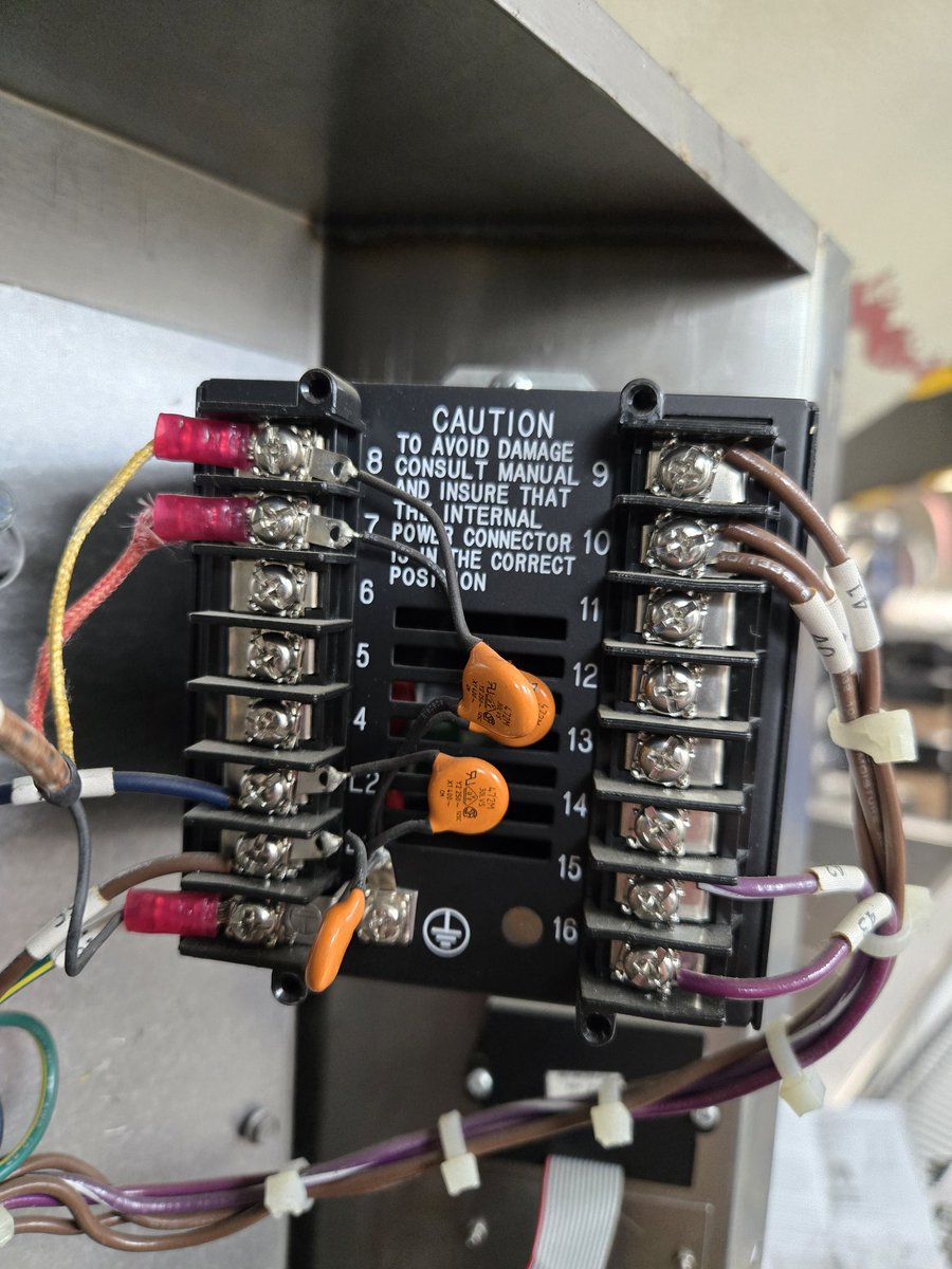JoeHungloRedux's tweet image. Being able to wire in a completely different after market temperature controller with no literature or manufacturer support separates the technicians from the parts replacers.

The customer was very happy because their oven will live for a few more years.

#ServiceTechLife