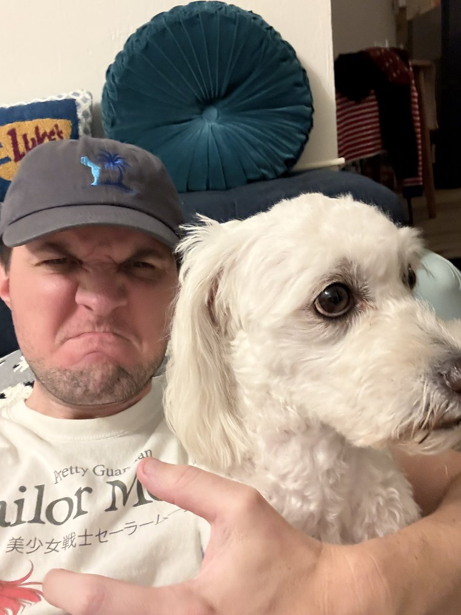 FFMonthly's tweet image. Benjamin and I just enjoying some #OneOfNine while the Mrs. Is out. ⚔️🤌🏻🤟🕺💃🏻🐶 #ProfoundLore #LOTR #BlackMetal #Hashtag #Cool #DogsNSwords