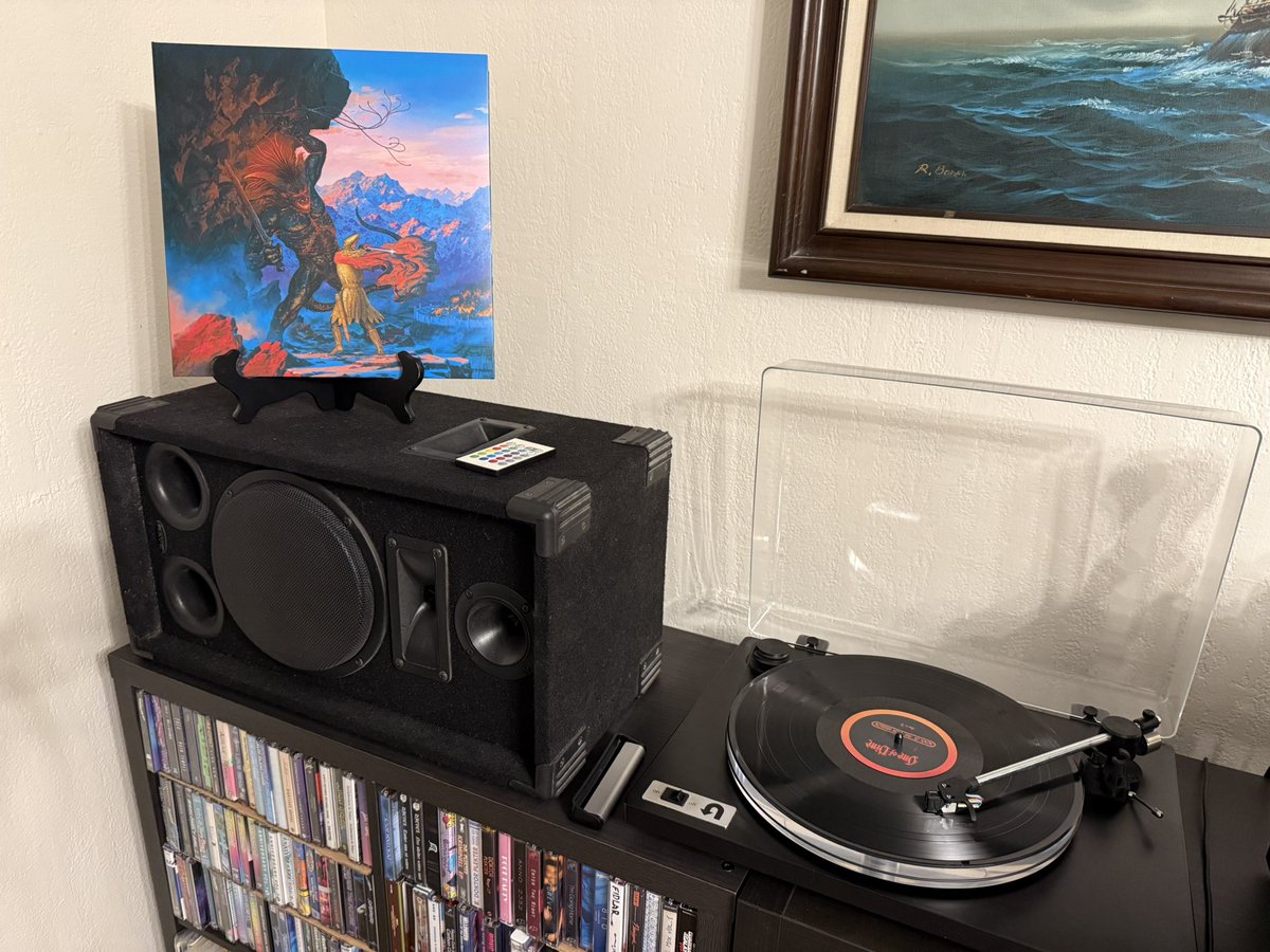 FFMonthly's tweet image. Benjamin and I just enjoying some #OneOfNine while the Mrs. Is out. ⚔️🤌🏻🤟🕺💃🏻🐶 #ProfoundLore #LOTR #BlackMetal #Hashtag #Cool #DogsNSwords