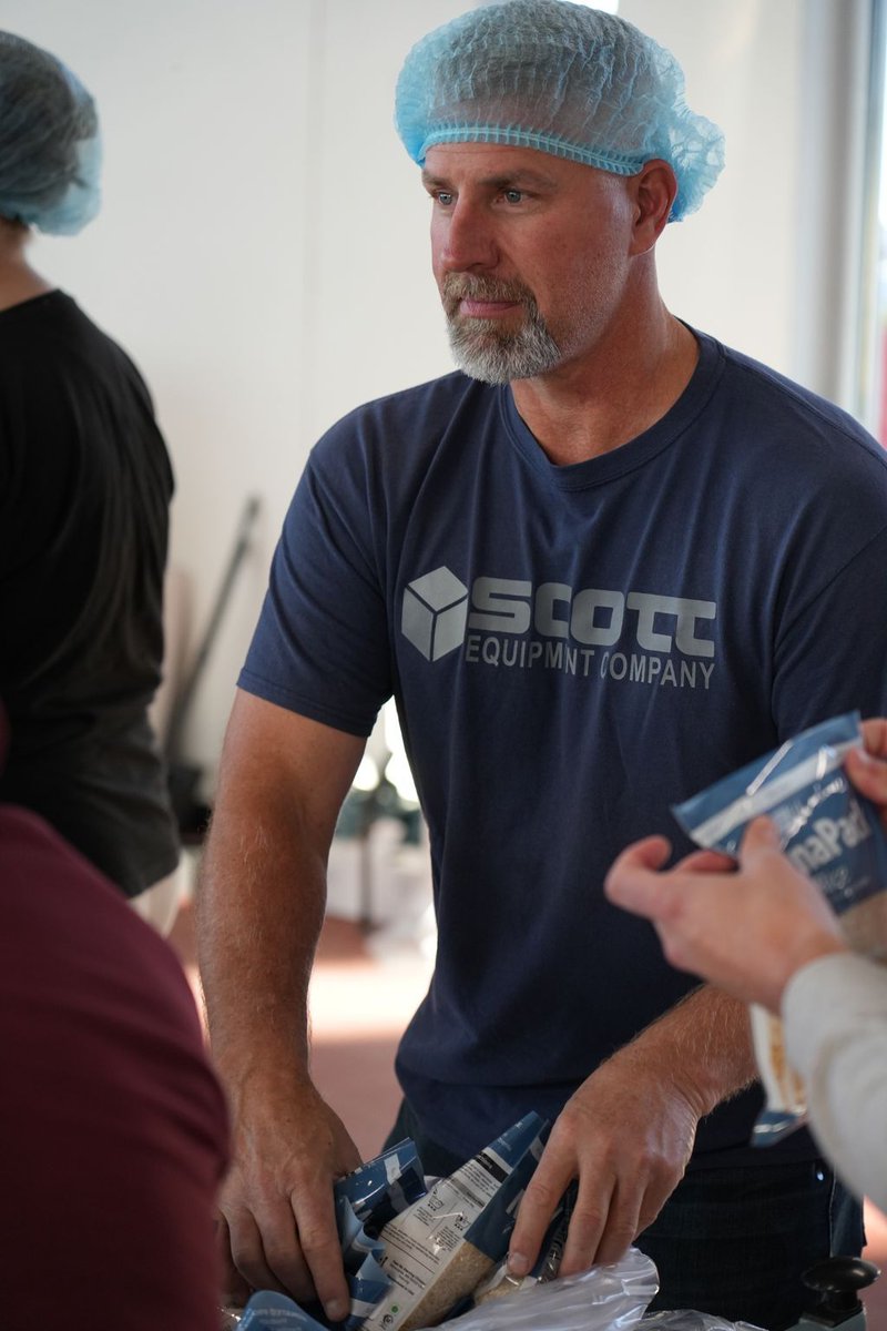 scott_equipment's tweet image. Team Scott Equipment had a fantastic day volunteering at Feed My Starving Children, packing meals for children in need worldwide.  Proud to support FMSC’s mission and be part of something greater than ourselves.  #ScottEquipmentCares #FMSC #VolunteerDay #GiveBack #Teamwork