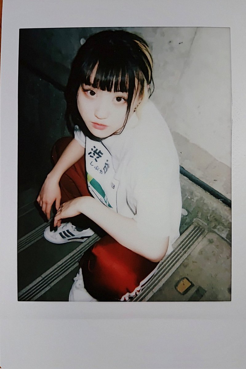 ステージ衣装や、可愛らしい服も凄く似合いますが、ラフな姿でストリートスナップのようなIROHAちゃんは日常を垣間見れているようで大好きだったり(^^)

アイドルとしても、20歳の女の子としても、凄く、凄く素敵なIROHAちゃん。

あの笑い声をまた聴ける日を心待ちにしています。

#毎日IROHA