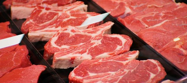 FoodProfessor's tweet image. Here’s another piece of information you won’t often get in the news. Had a very interesting conversation with someone in the beef industry…

Something is off in Canada’s beef import system. Beef importers are currently being denied permits, product is sitting in storage, and…