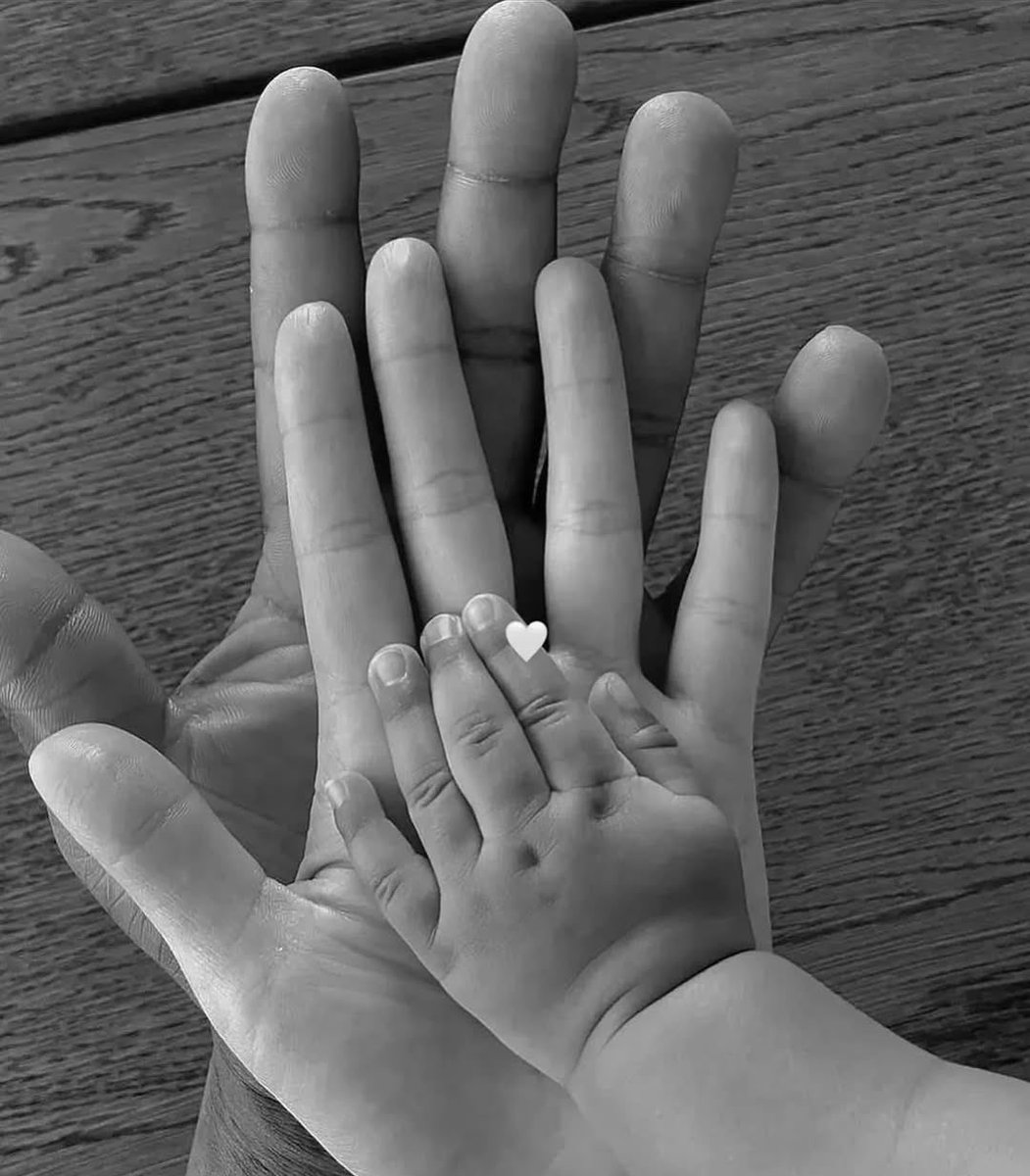 J7tm_'s tweet image. {رَبناَ هَب لنَا مِنْ أُزوَاجِنا و ذُرّيَّاتِنَا قُرَّةً أَعْيُنِ}