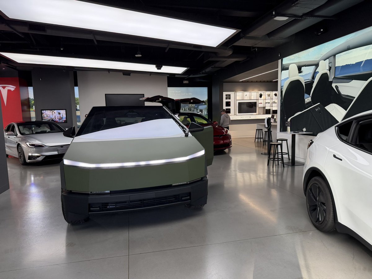 WholeMarsBlog's tweet image. Warthog colored Cybertruck