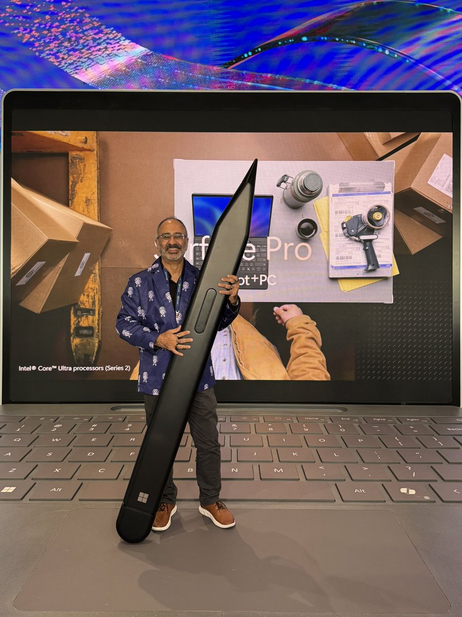 Hoorge's tweet image. It’s been a great Day 2 at #MSIgnite 2025. Rocking the #Robopack vibes! 

@_Robopack #MSIntune #ConfigMgr #ITpros