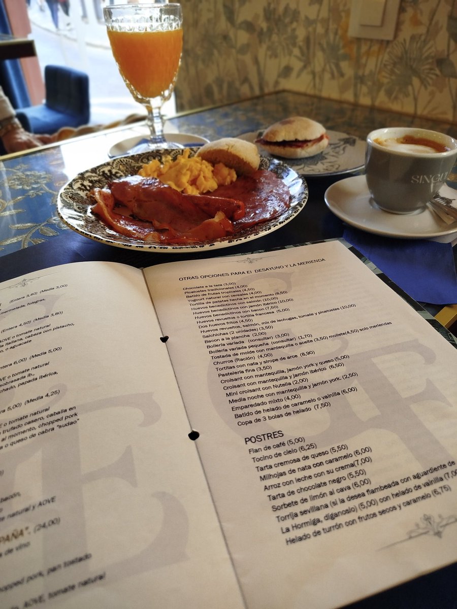 grancafe_espana's tweet image. En mañanas en las que hace frío, nada mejor que un #desayuno que nos encaje el cuerpo en @grancafe_espana #chocolatealataza #churros #picatostes #elmejorcafe #Sevillacentro #tradiciones #Otoño #brunch #breakfast #tortilladepatatas