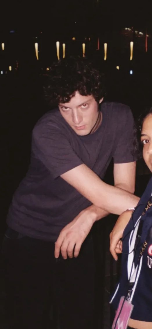 fartgirl21_'s tweet image. #FallVibes #Ilovetowalk #TeQuieroTantoQueMeEnceloHastaDeLoQuePudoSer🤷‍♀️