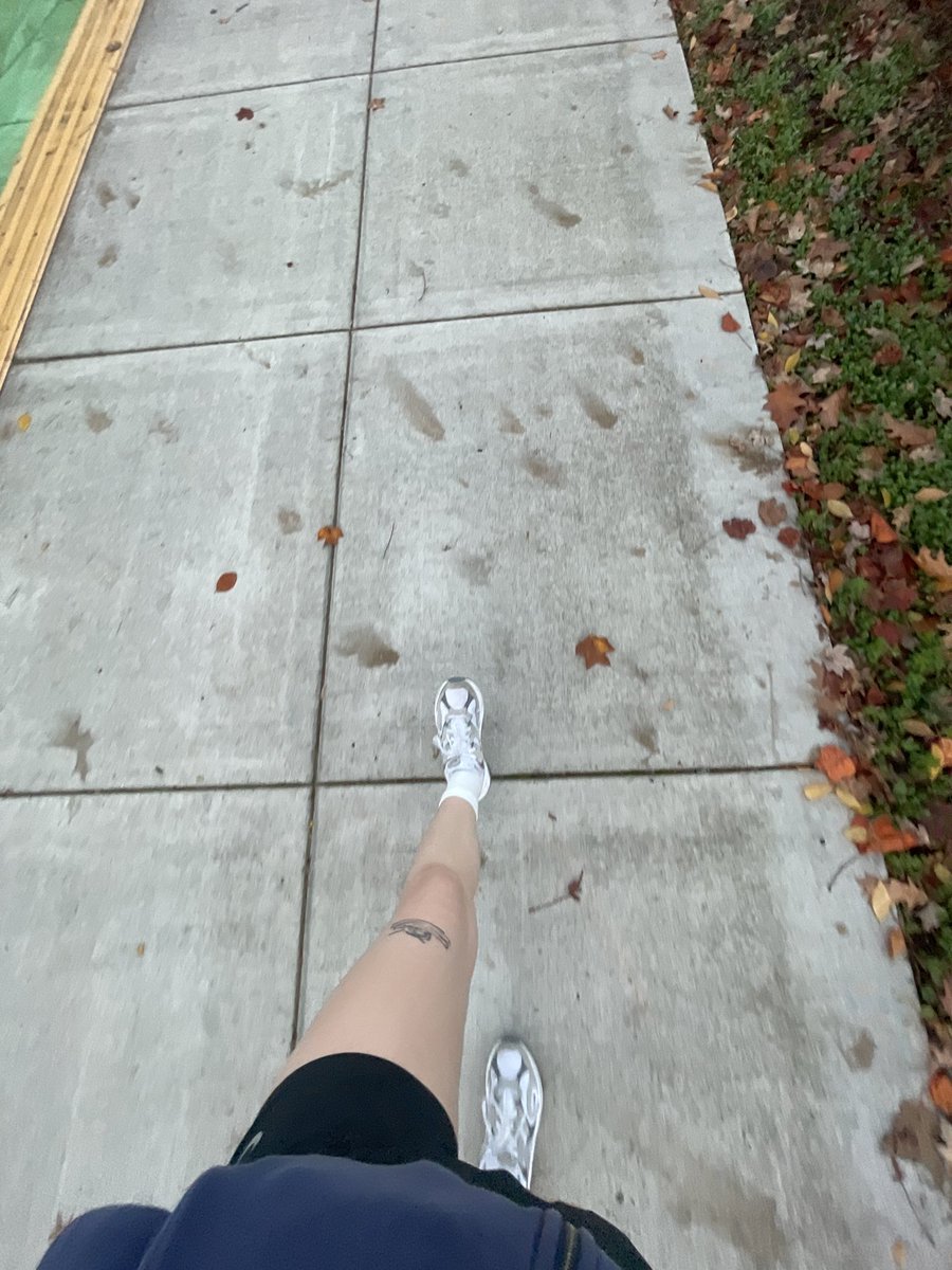fartgirl21_'s tweet image. #FallVibes #Ilovetowalk #TeQuieroTantoQueMeEnceloHastaDeLoQuePudoSer🤷‍♀️