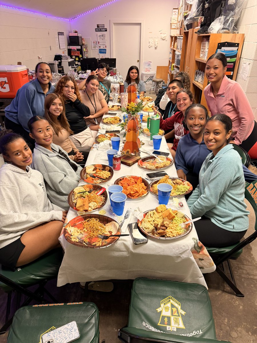Trainers-giving ! 🦃
Feeling EXTRA thankful for our crew today!