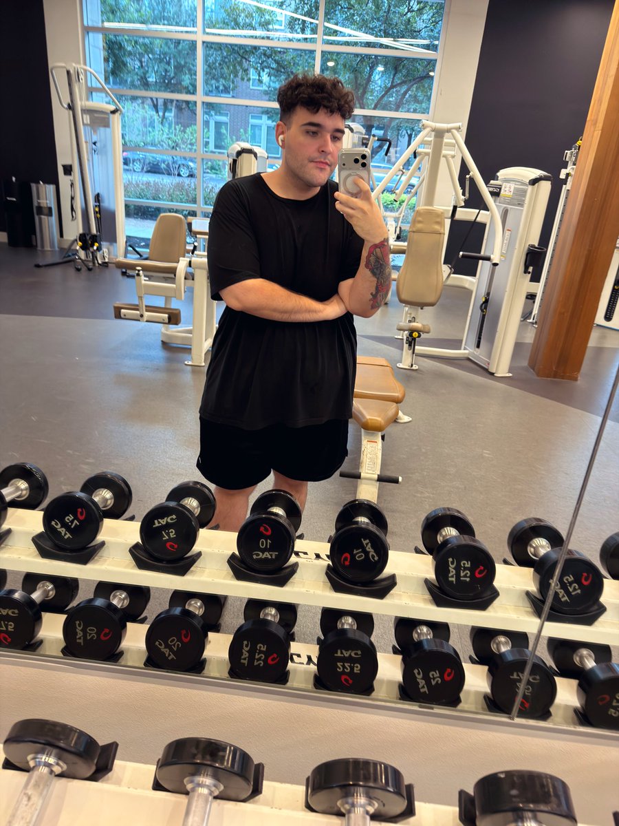 Parasite's tweet image. Nothing I wanna do more than go home and shoot zombie bears for a camo