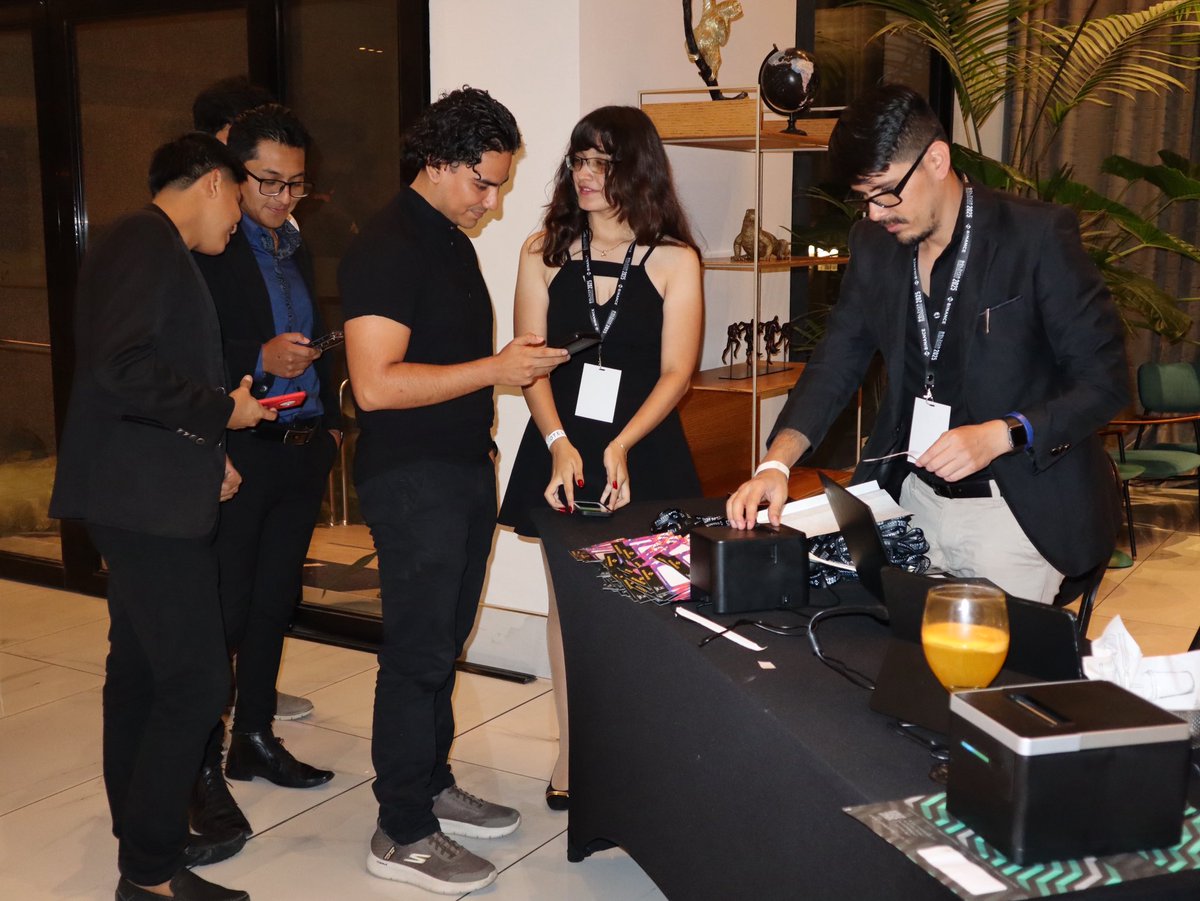 BOLIVIA BLOCKCHAIN CONFERENCE tweet media