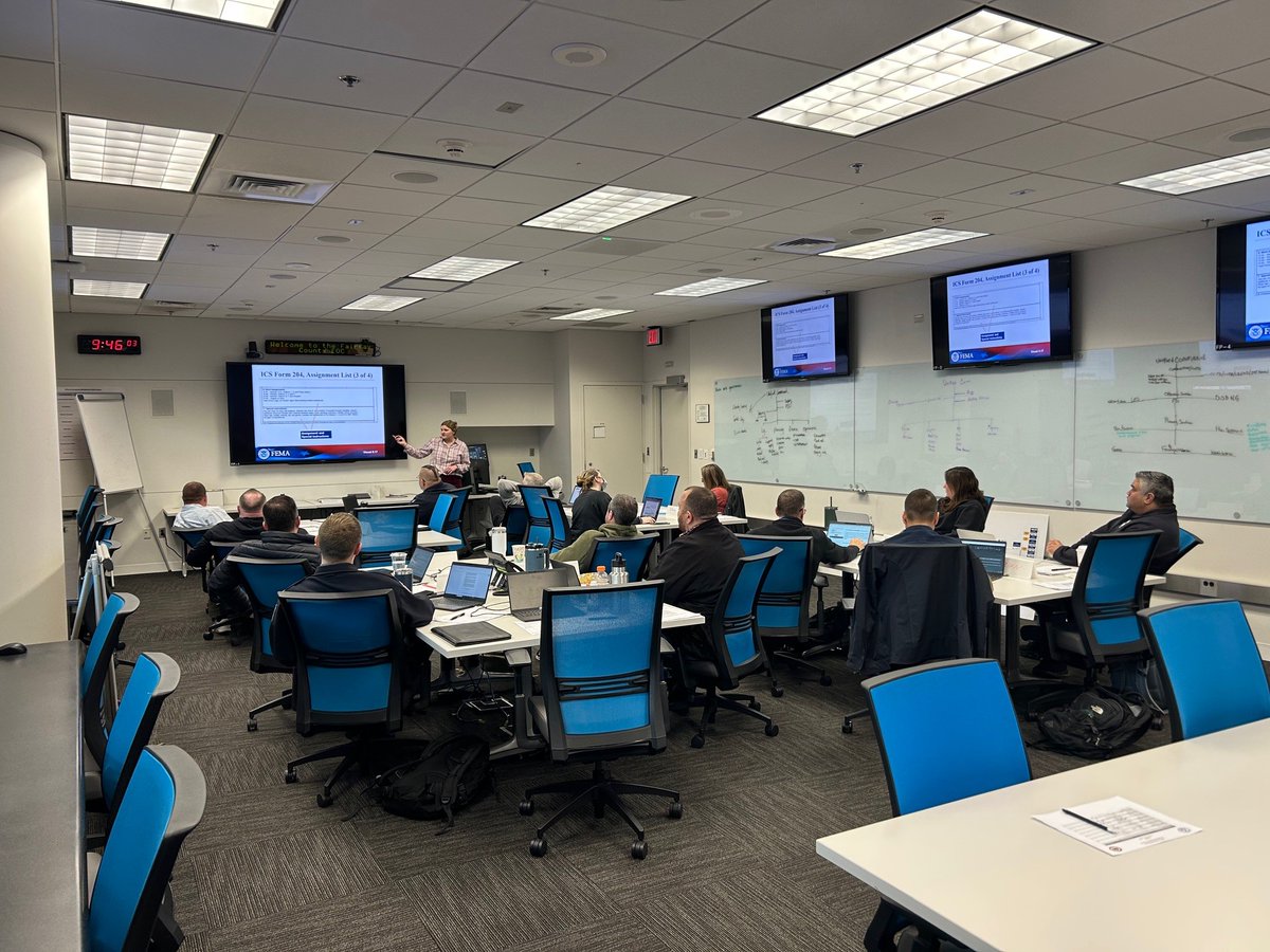 ReadyFairfax's tweet image. Today we wrapped up our 3-day ICS 300 course! Participants strengthened their incident management skills to support coordinated and effective emergency response across the county. #Training #ICS300 #IncidentManagement #EmergencyResponse #EmergencyManagement